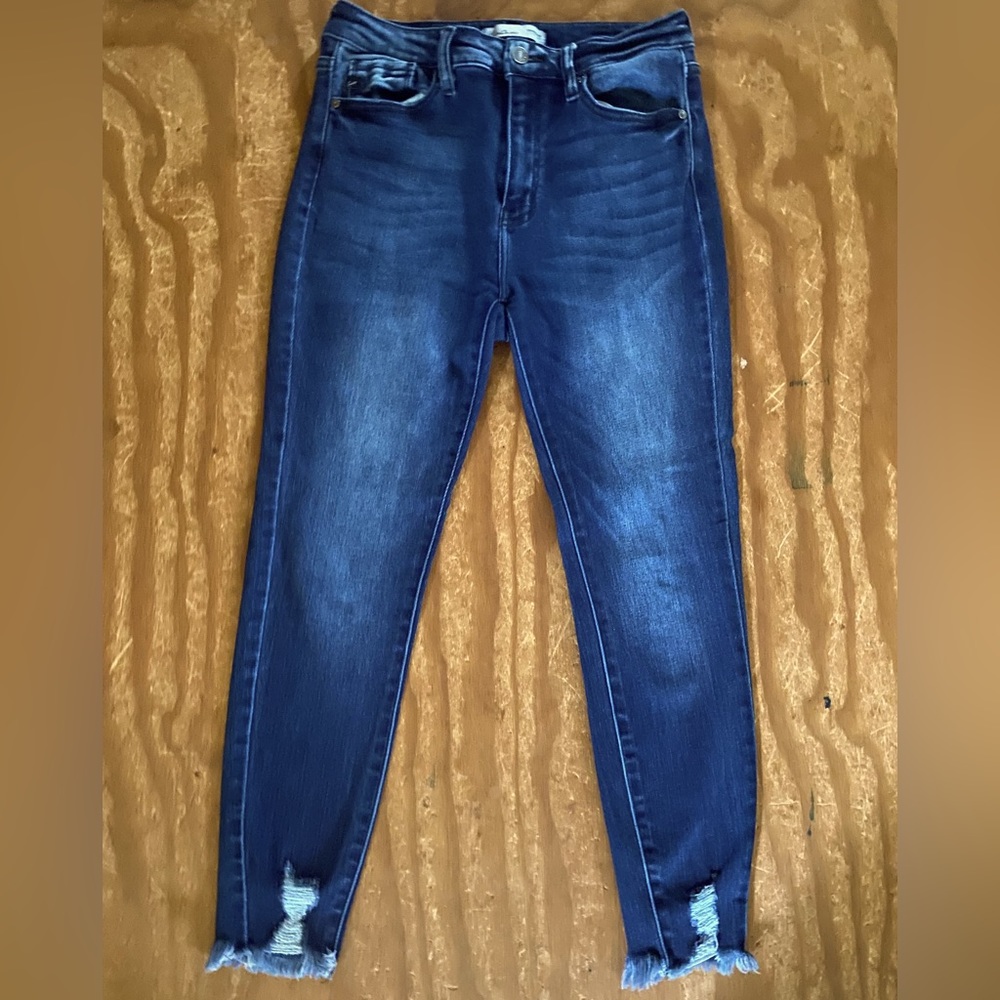 Dark blue kancan women’s jean/size 28/good condition/